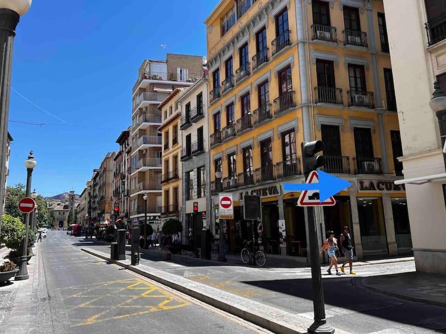 Apartamento Muy Centrico En Granada Bagian luar foto